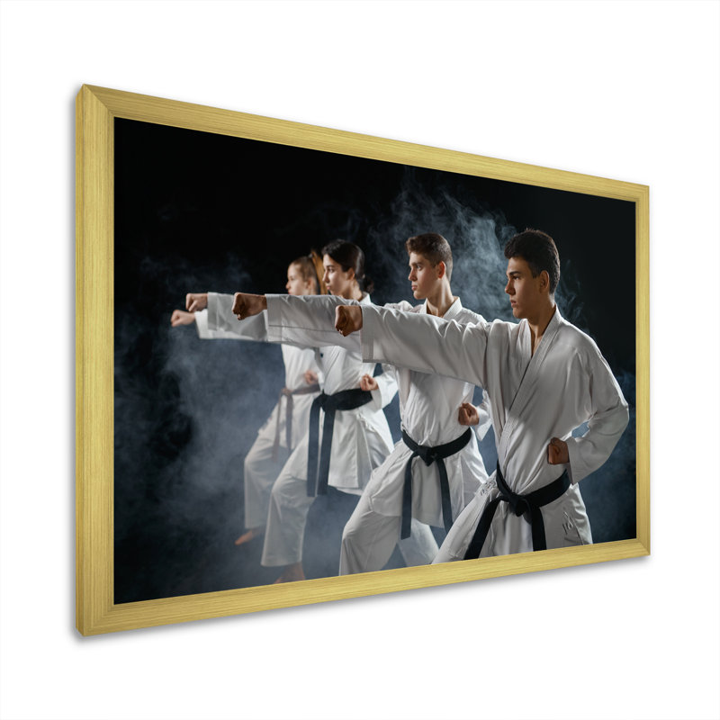 «Martial Arts Fight Fighting Studio I», reproduction sur toile, Cadre doré simple, H 34 po x l 44 po x P 1,5 po
