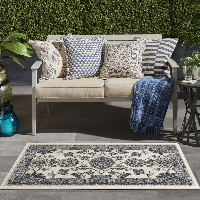 Arisa Floral Indoor / Outdoor Rug, Runner 2' x 4'