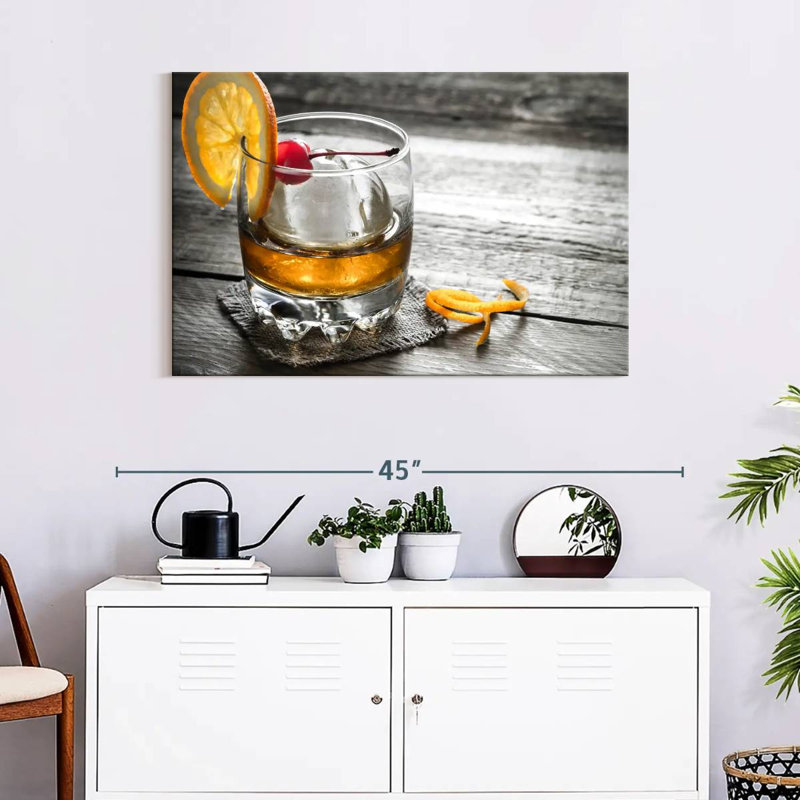 Yarlin Classic Cocktail, 24" H x 36" W