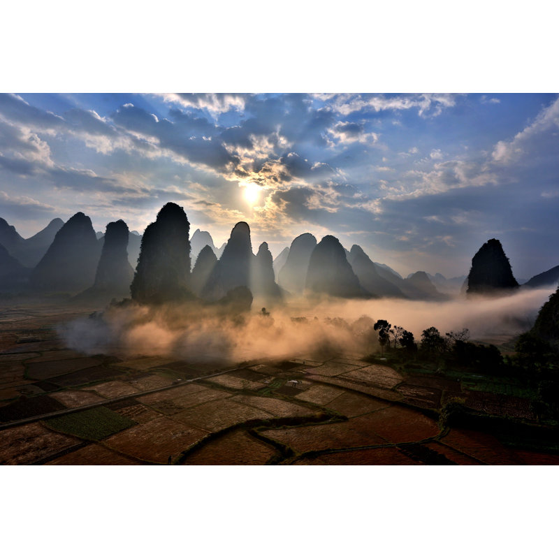 Lever de soleil sur les montagnes - Photographie sur toile tendue, H 32 po x l 48 po
