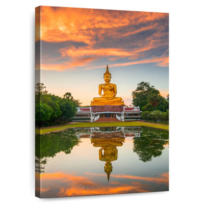 Adella Thai Temple Golden Buddha