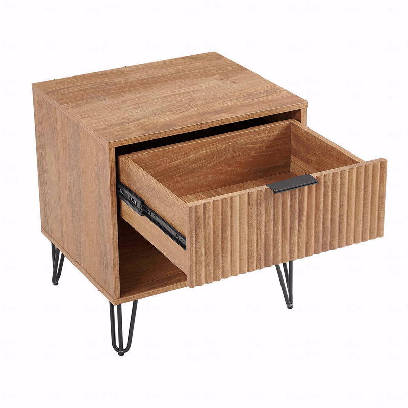 Dumbo 20" W Modern 1-Drawer Fluted Nightstand in Golden Brown, Golden Brown