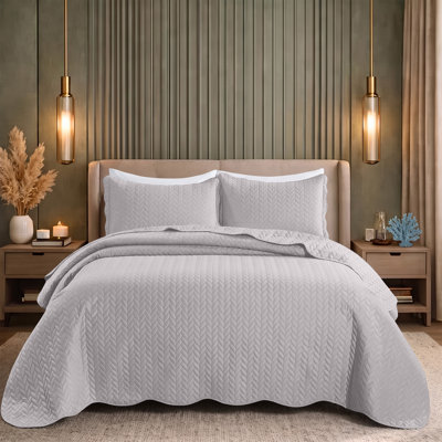 Pre-Washed Lightweight Microfiber Quilt Set