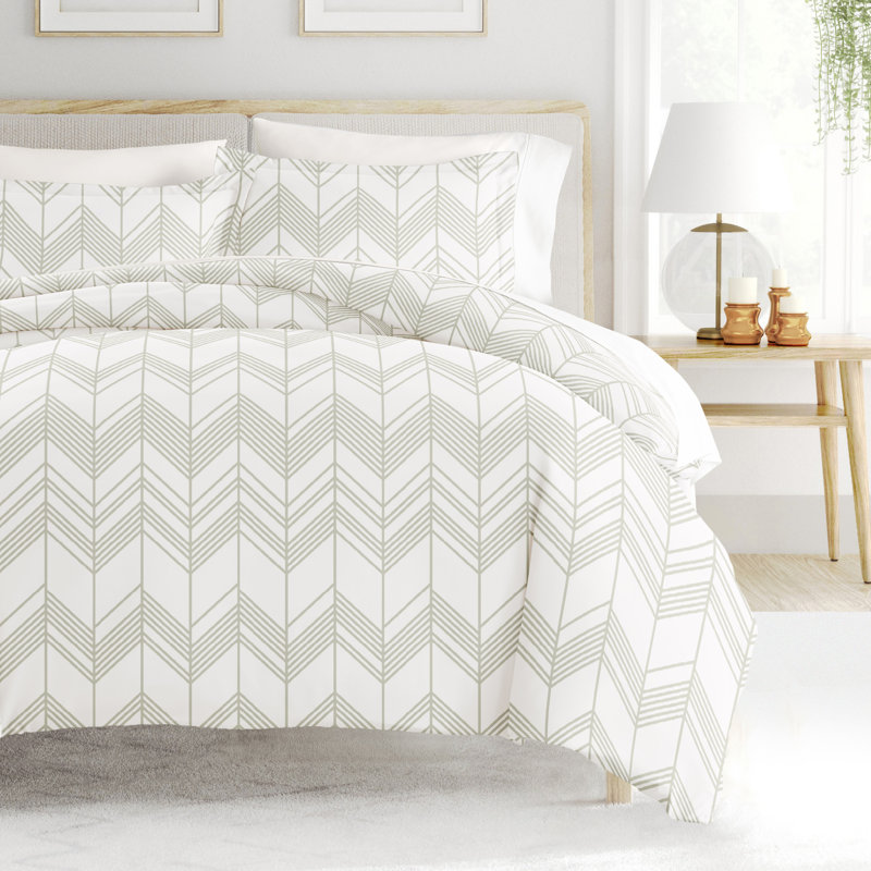 Light Gray Chevron Microfiber Queen Duvet Cover Set with Shams