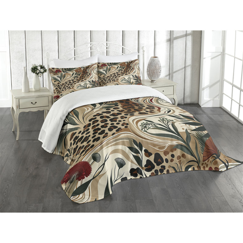 Polyester Floral Coverlet, Queen Coverlet / Bedspread + 2 Standard Shams