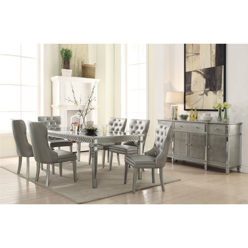 Ensemble de 2 chaises d'appoint en cuir synthétique champagne et finition champagne