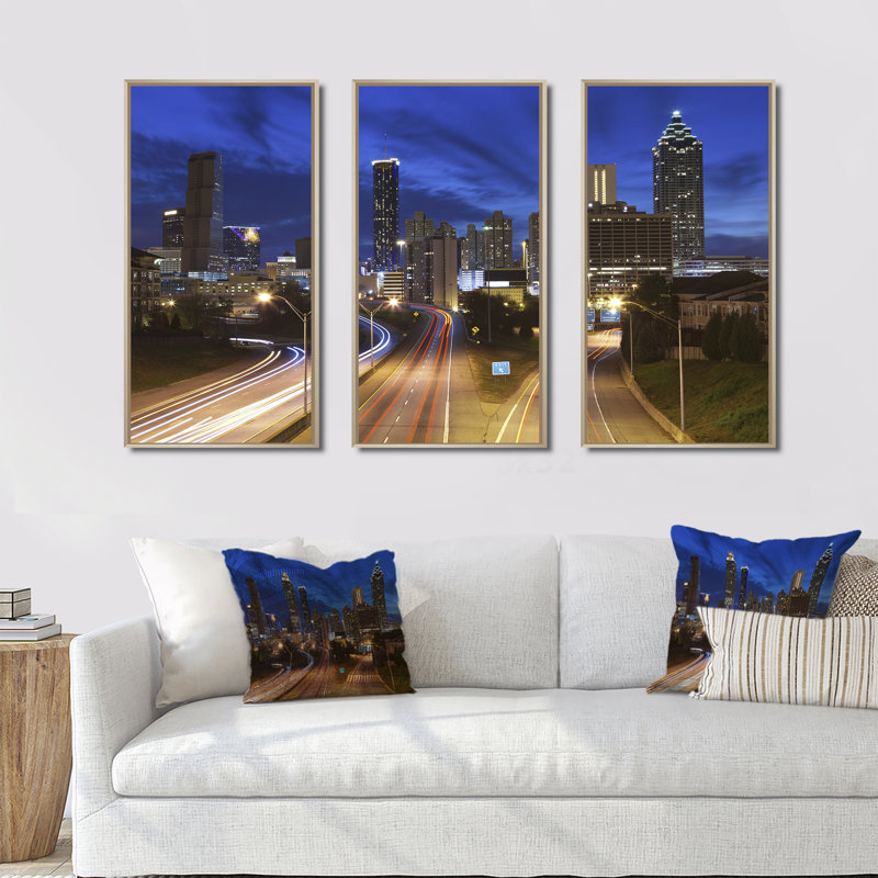 «Atlanta Skyline Twilight Blue Hour - Cityscape», ensemble de 3 toiles d'art encadrées, H 20 po x l 36 po x P 1 po