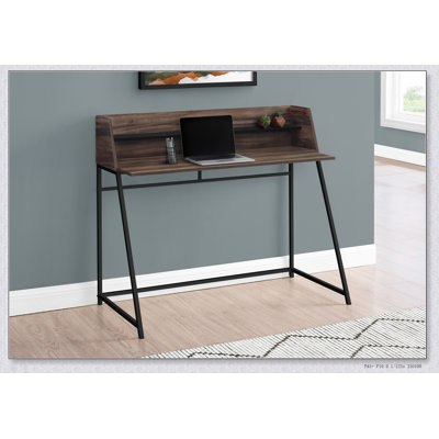 Bureau d'ordinateur moderne avec tablettes de rangement, idéal pour le bureau personnel et le travail sur ordinateur portable, design élégant et fonctionnel