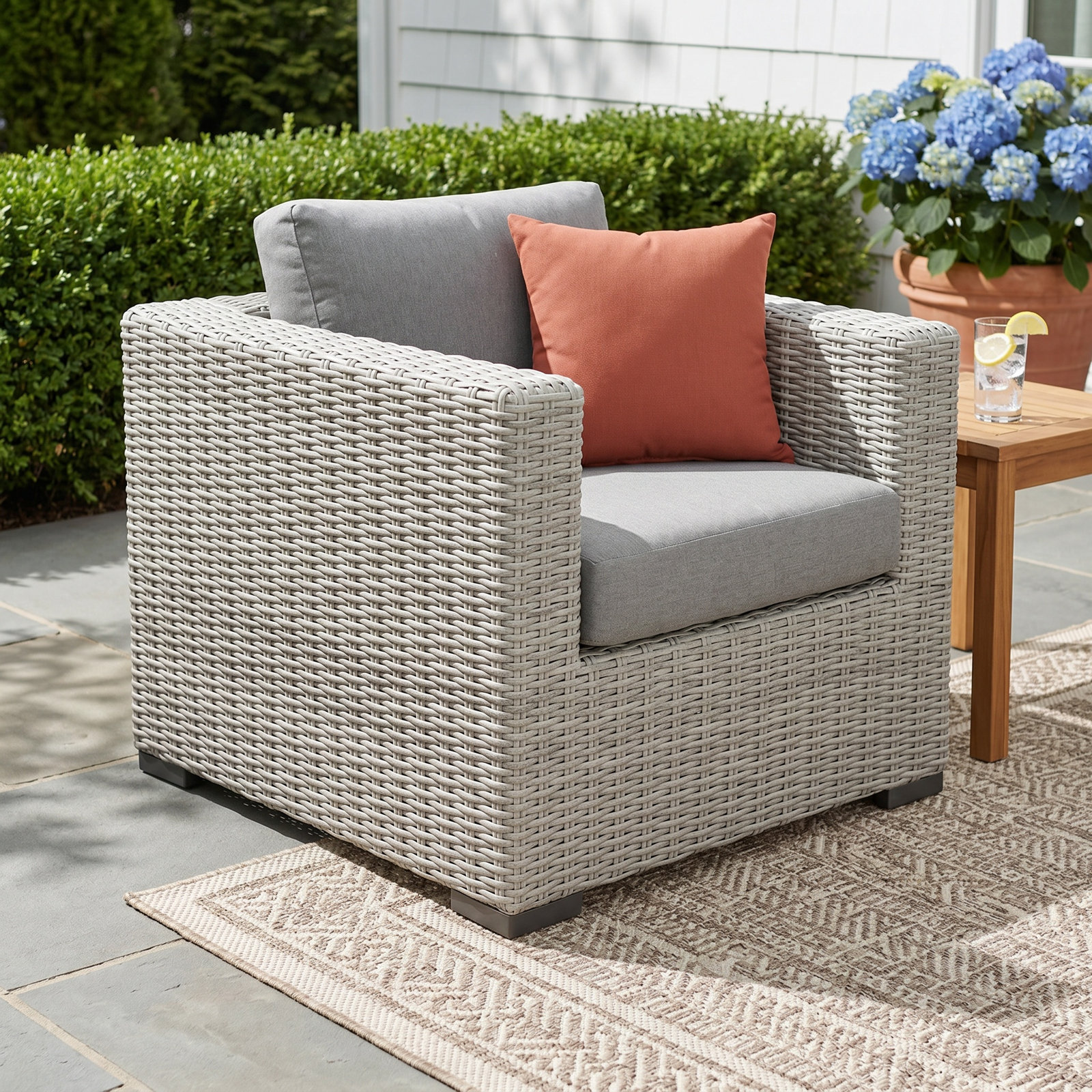Wicker Outdoor Lounge Chair