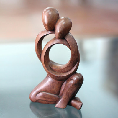Pola Figurines & Sculptures