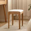 Tabouret de coiffeuse moderne en chêne massif avec siège rembourré en lin-984270837-975794785