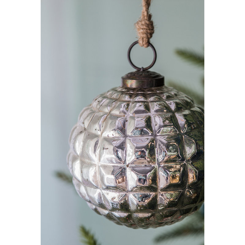Ensemble de boules de Noël en verre, 4, H 4,7 po x l 4,7 po x P 4,7 po