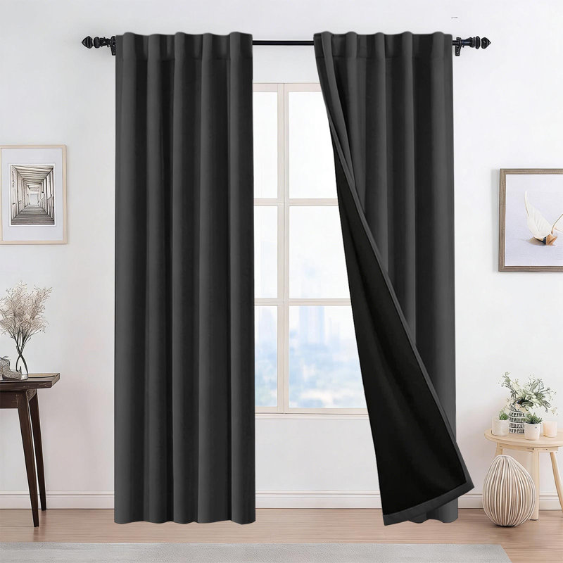 Rideaux de salon sur tige, Black