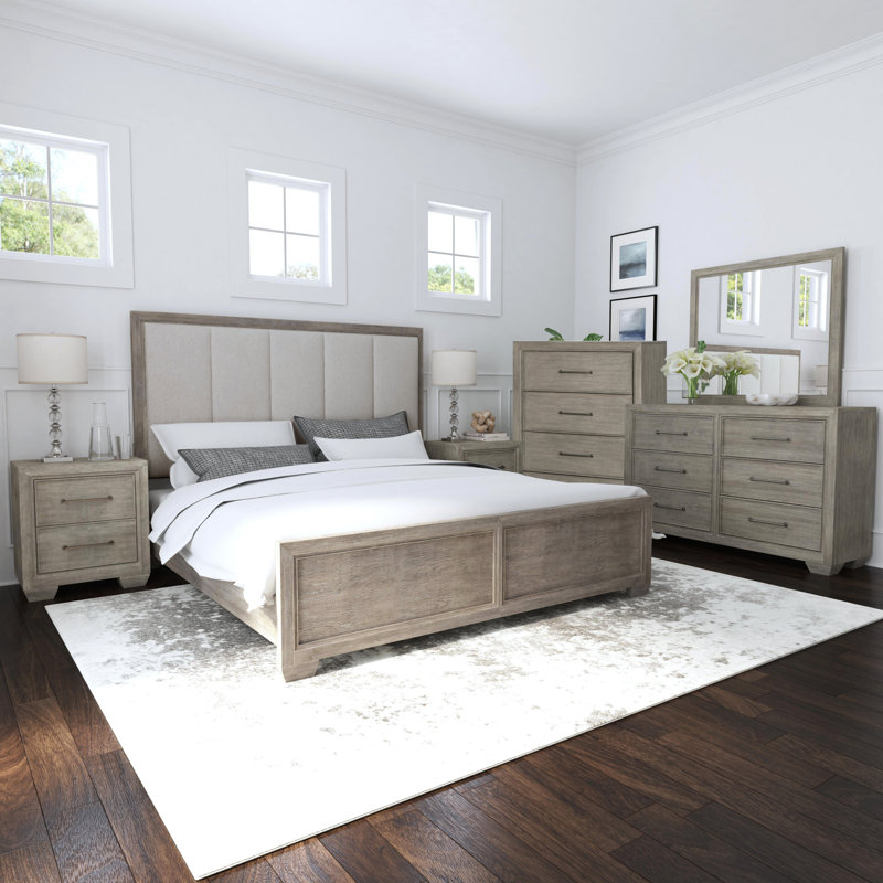 Ennesley Piece Bedroom Set, Queen