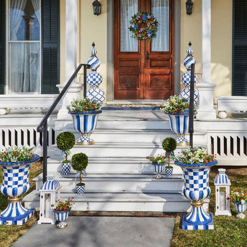 Royal Check® Pedestal Urn
