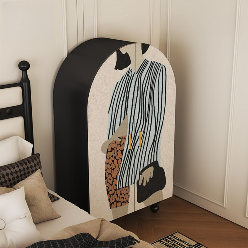 Armoire arquée avec tablettes et portes