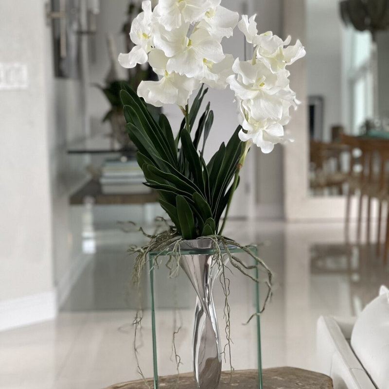 Centre de table orchidée dans un vase