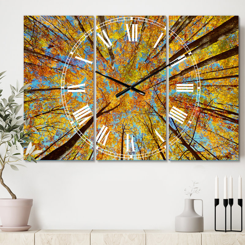 Tree Tops in Autumn Forest - Horloge murale traditionnelle