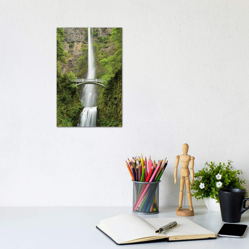 Multnomah Falls, Oregon par Stefan Hefele - reproduction de photo, H 12 po x l 8 po x P 0,75 po, Toile tendue