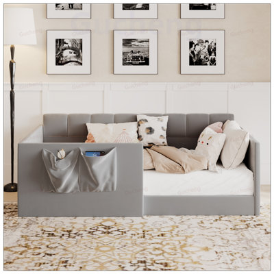 Daybed Velvet Upholstered Sofa Bed with High Side Panels and Side Entrance, Space-Saving Guest Bed with Storage Pockets