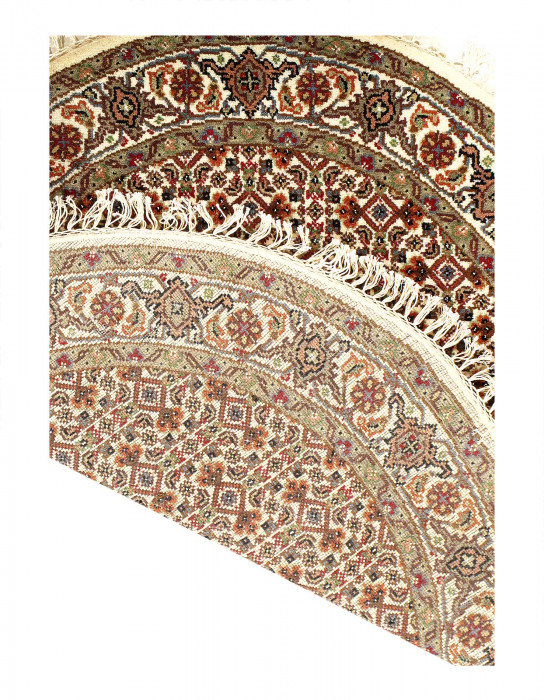 Jakiylah Hand Knotted Wool Area Rug