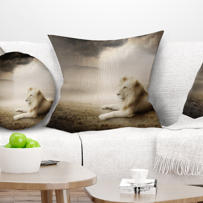 Roi des animaux au coucher du soleil - Coussin imprimé animal, 18 po x 18 po, Coussin décoratif