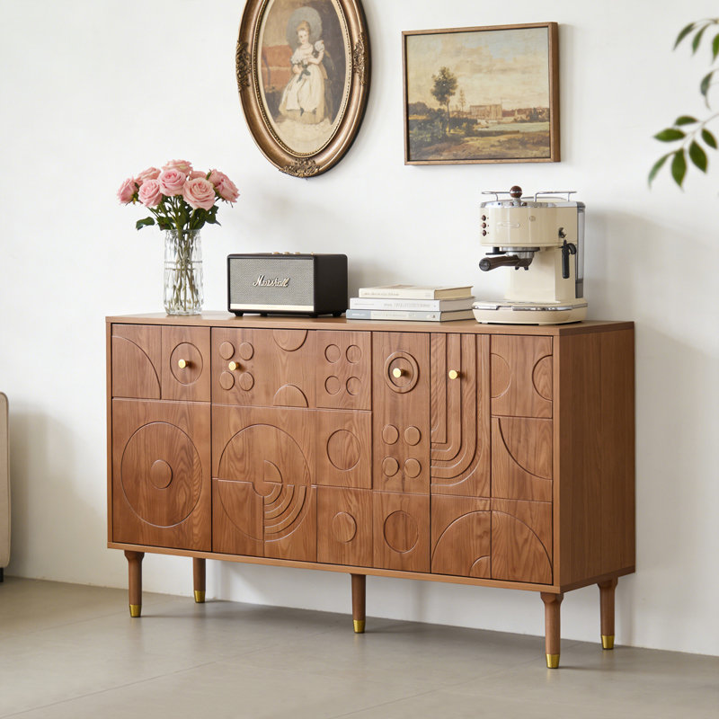 Armoire de rangement 59 po en noyer rétro avec panneaux de porte sculptés géométriques; un centre multimédia avec quatre compartiments de rangement, convenant à un téléviseur de 65 pouces, pour les salons et les chambres