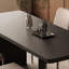 Table de salle à manger noire matte robuste et facile à nettoyer-356135079