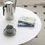 Table basse Rock Slab avec pieds en bois massif
