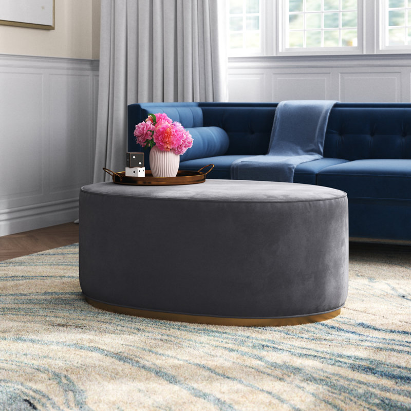 Scarlett Hudock, Velours gris velours