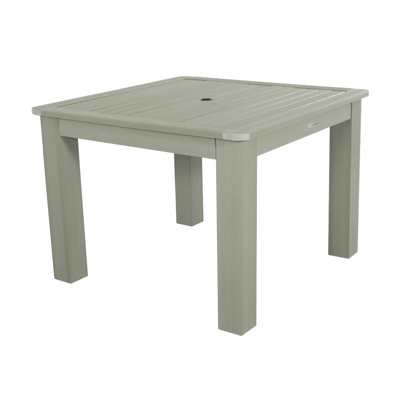 Table de salle à manger en plastique Highsmith