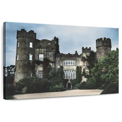 Lilie Malahide Castle