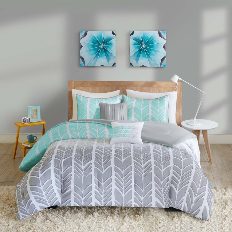 House of Hampton® Darwyn Black & White Floral Comforter Set & Reviews -  Wayfair Canada