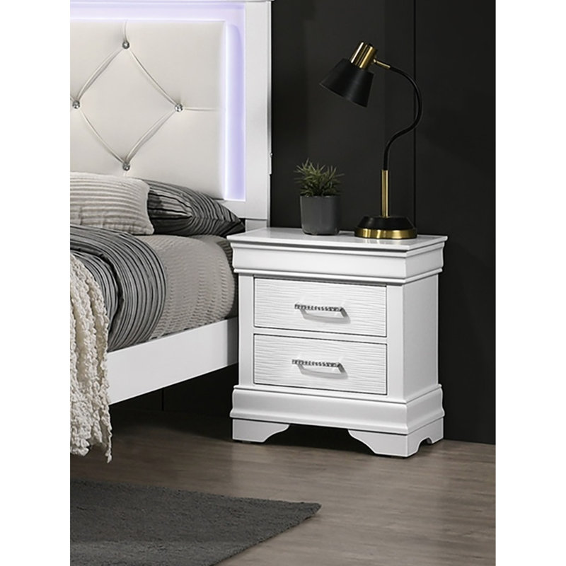 Table de chevet blanche avec deux tiroirs spacieux et des poignées éblouissantes pour l'organisation de la chambre à coucher à losanges - décor décoratif