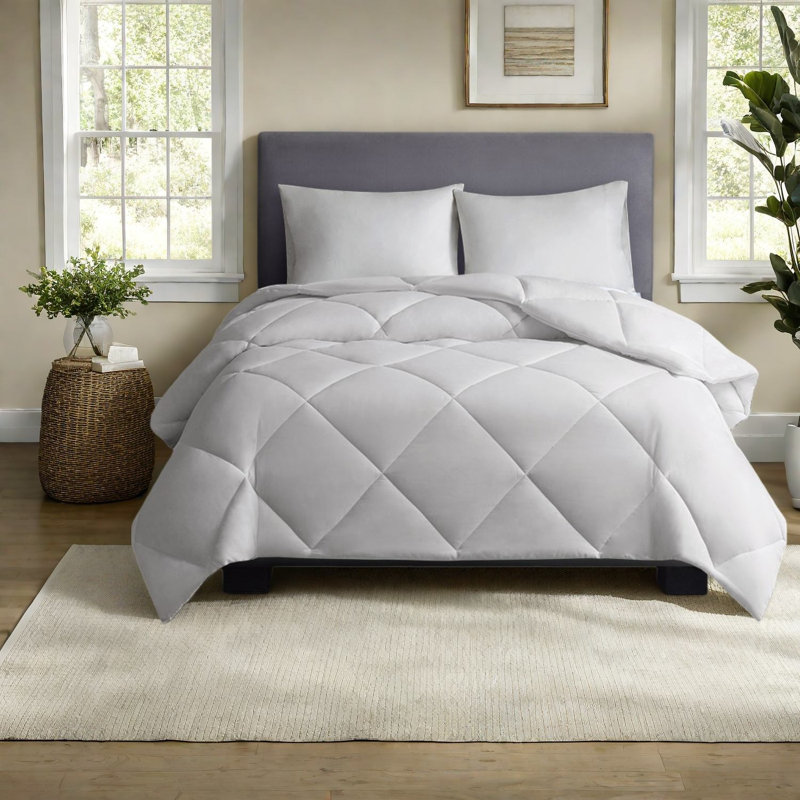 Temperature-regulating Large Comforter, Polyester, Modern Style, Ideal For Home Use