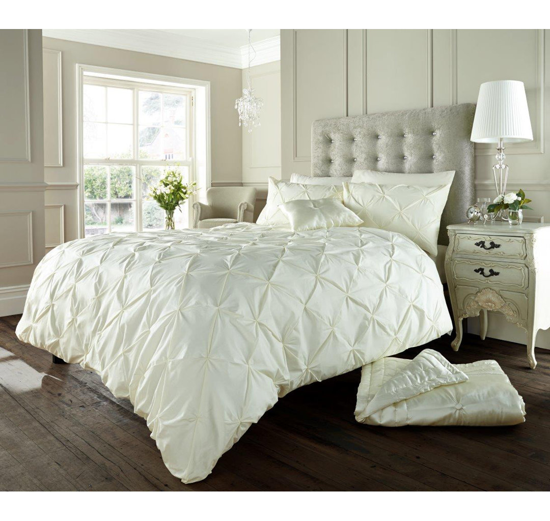 Barney 180 TC Percale Duvet Cover Set