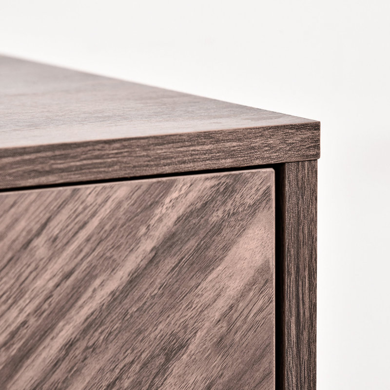 Buffet armoire, finition noyer avec double porte et tablette ajustable pour rangement organisé
