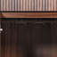 Armoire à café moderne cannelée de 39,4 po avec station de charge intégrée et mini-réfrigérateur-2043337368