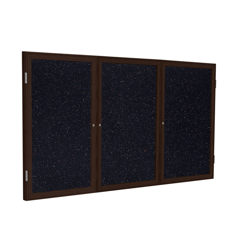 Tableau d’affichage clos en caoutchouc avec cadre en bois 3 portes ghent, Confetti, H 3 pi x l 6 pi, Noyer