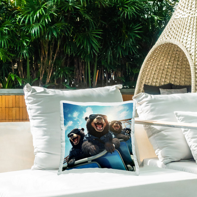 Coussin d'extérieur imprimé Fun Bears on Ride par Jim Baldwin