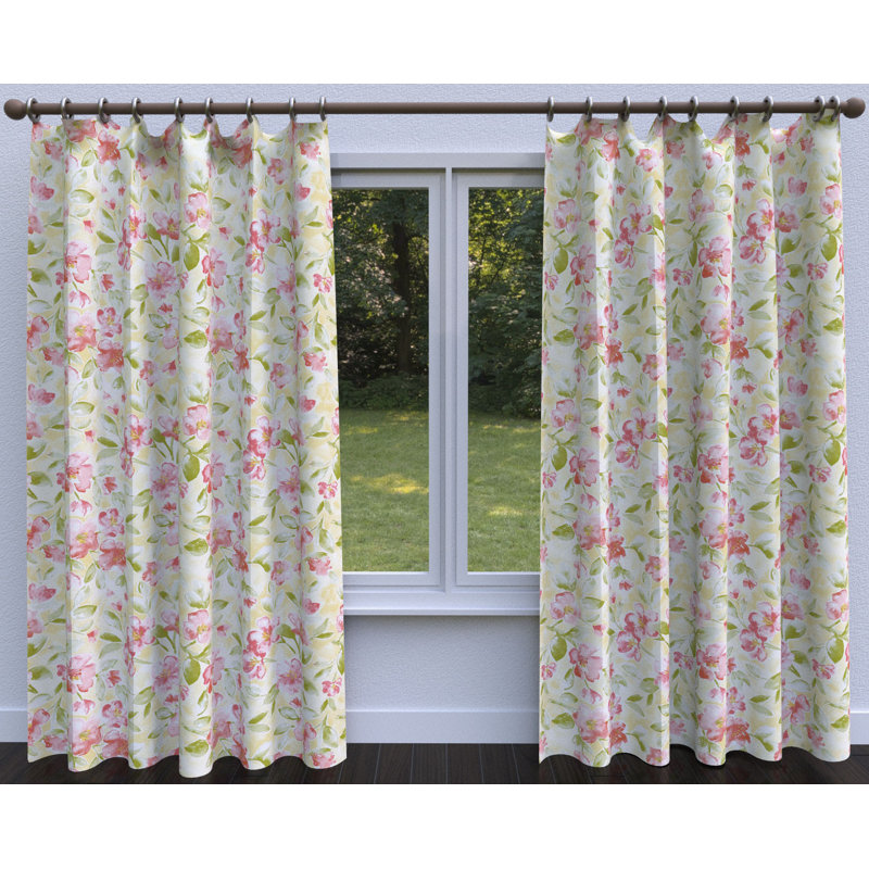 Tissu à imprimé floral, Vert / Rouge