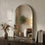  Miroir arqué Lucy avec cadre en aluminium argenté brossé, 20 x 30