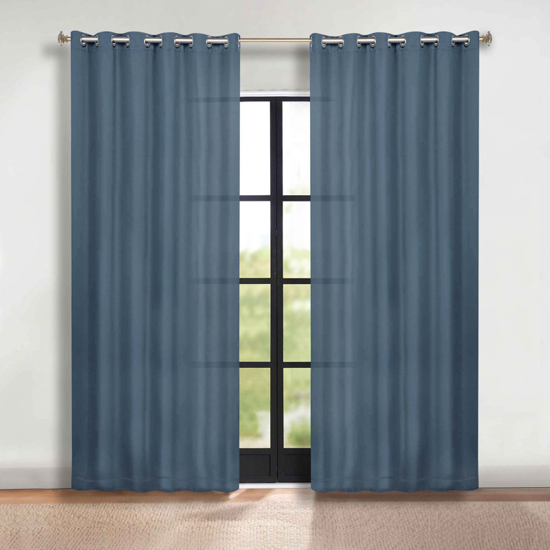 Paire de rideaux obscurcissant avec œillets Millendon, L 70 po x L 84 po, Bleu denim