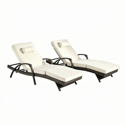 Ensemble de 2 chaises longues d'extérieur inclinables en osier réglables à 150 ° avec coussins à séchage rapide pour patio, Wicker