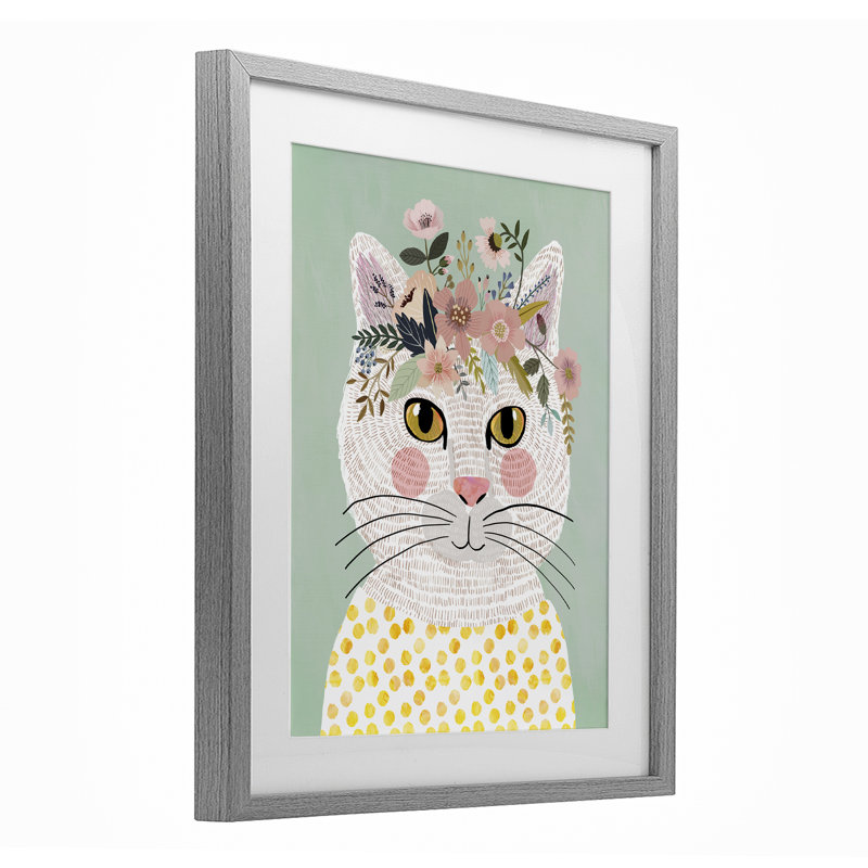 «Playful White Cat with Flowers», reproduction encadrée sous verre, design par Mia Charro, H 21 po x l 17 po