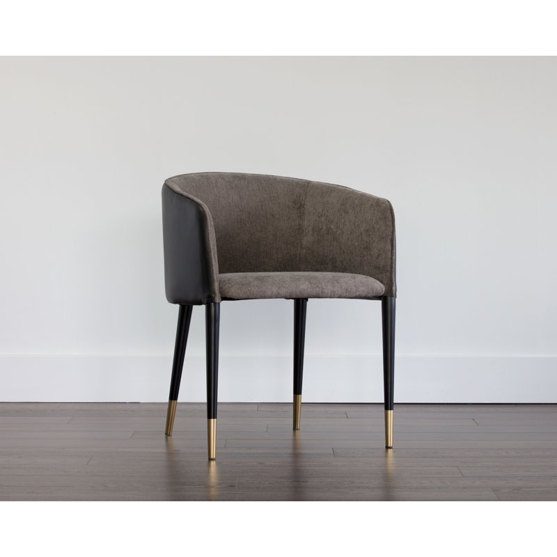 Fauteuil demi-tonneau capitonné, Similicuir noir
