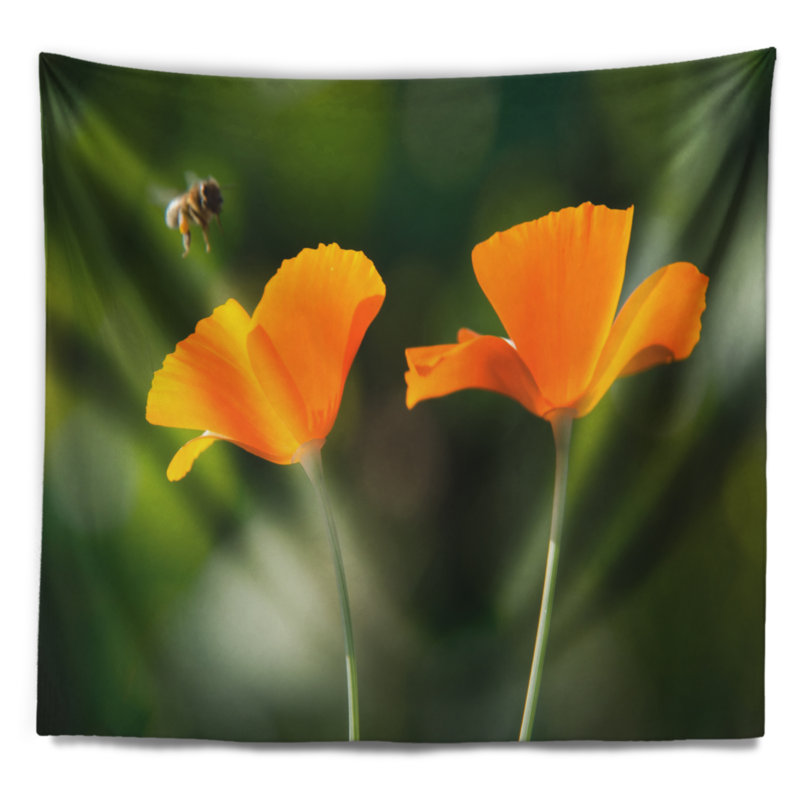 Tapisserie floral orange et abeille volante florale, H 32 po x l 39 po