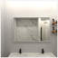 Miroir de salle de bain rectangulaire à DEL à cadre réglable et antibuée avec fonction mémoire et luminosité réglable