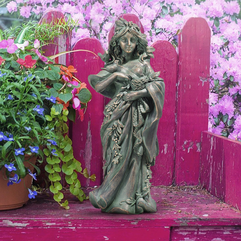 Statue Mère Nature, jeune fille de la forêt