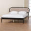 Lit plateforme Euradell Baxton Studio Shirin Mid-Century beige et grand lit en bois noir